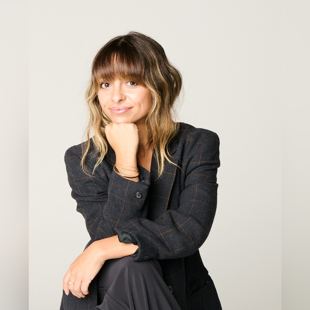 Meet your Posher, Carlin